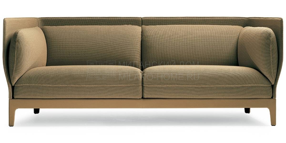 Прямой диван Alone из Италии фабрики POLTRONA FRAU