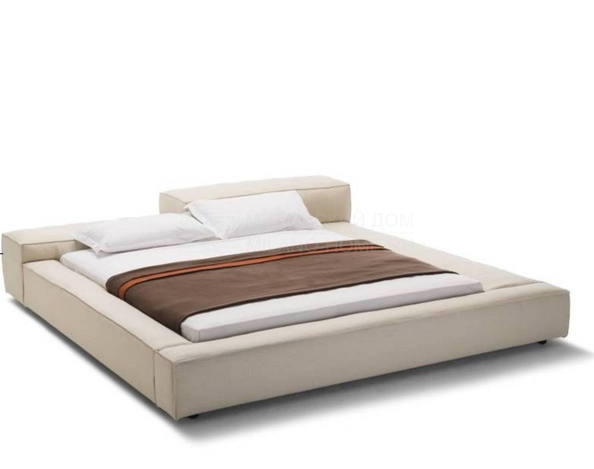 Кровать с мягким изголовьем Extrasoft bed из Италии фабрики LIVING DIVANI