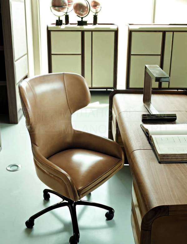 Кожаное кресло Rose Swivel chair из Италии фабрики ULIVI