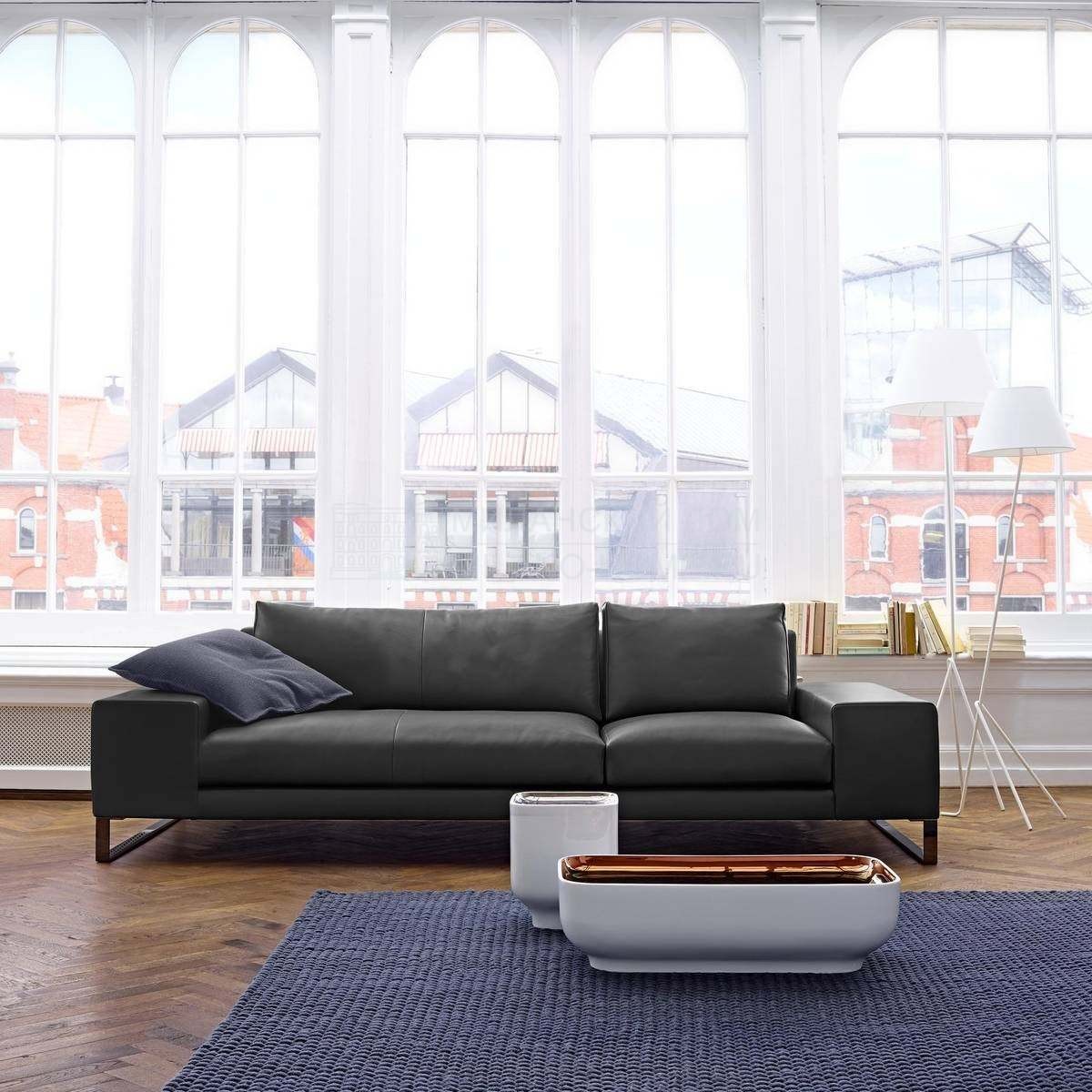 Кофейный столик Calanque из Франции фабрики LIGNE ROSET Кофейный столик Calanque из Франции фабрики LIGNE ROSET