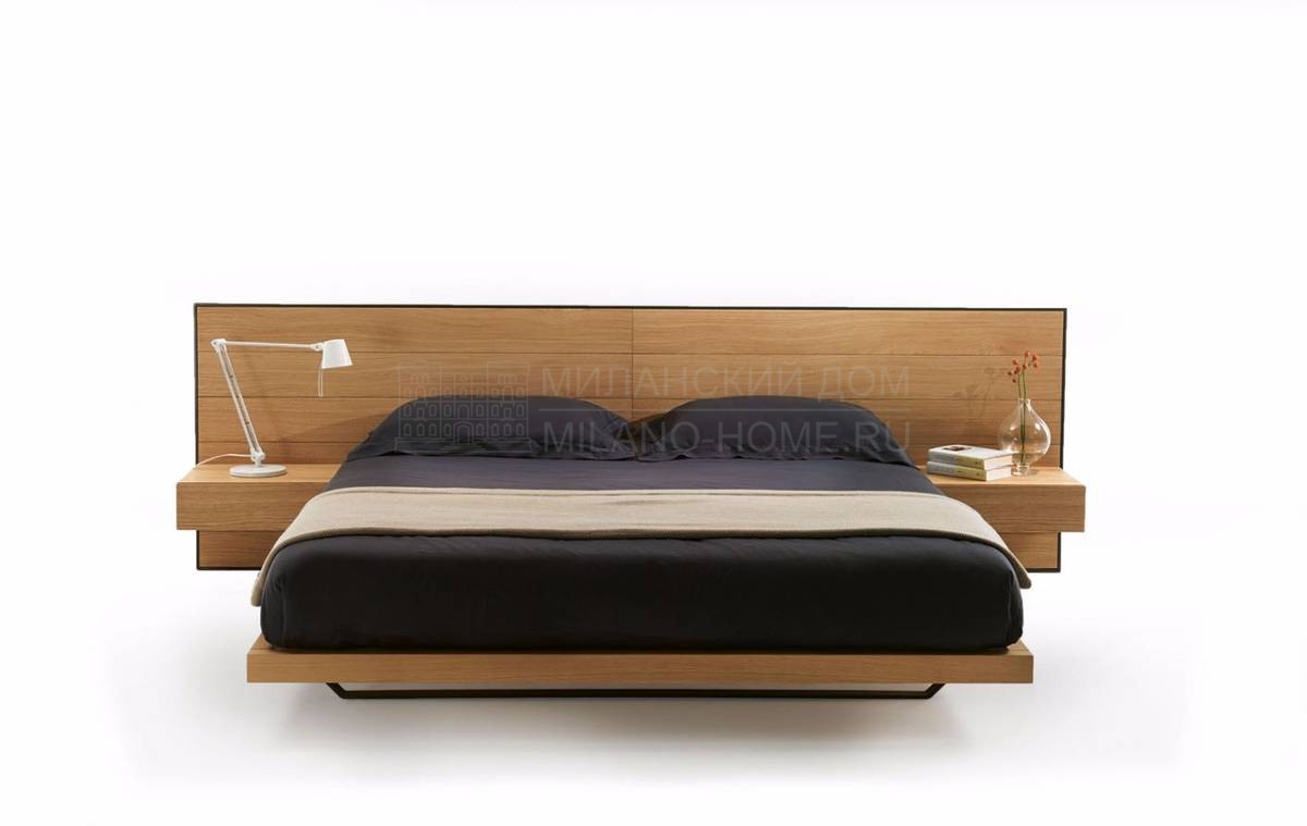 Кровать с деревянным изголовьем Rialto Bed из Италии фабрики RIVA1920