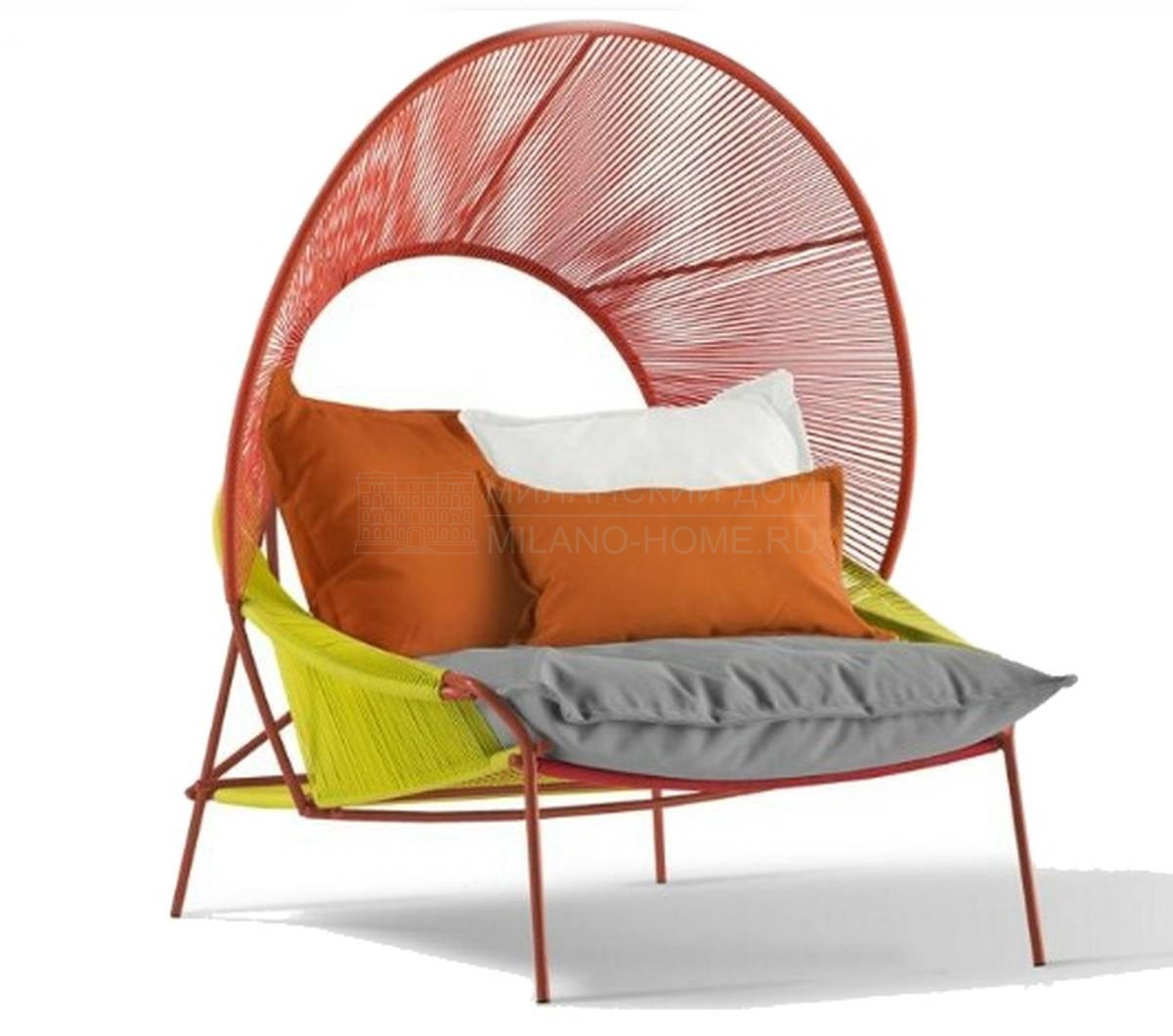 Кресло Traveler outdoor armchair with hood из Франции фабрики ROCHE BOBOIS