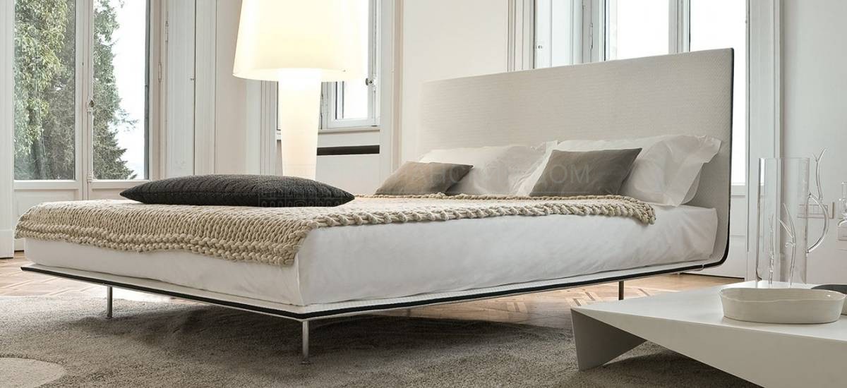 Кровать с мягким изголовьем Thin bed из Италии фабрики BONALDO