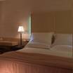 Кровать с деревянным изголовьем Hotel Aran Park — фотография 5