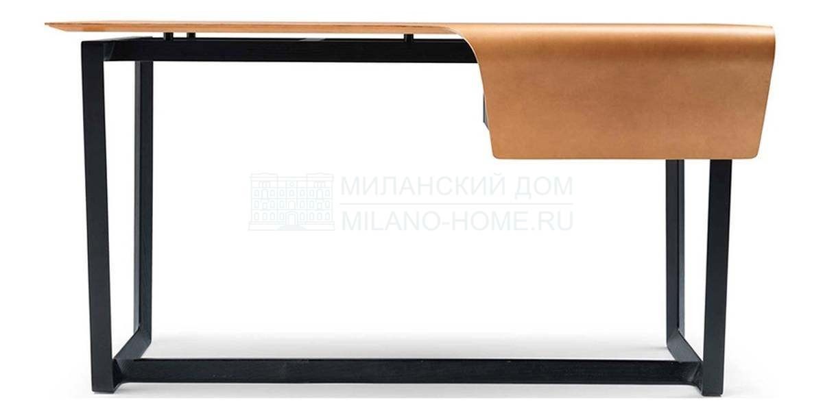 Письменный стол Fred Home desk из Италии фабрики POLTRONA FRAU