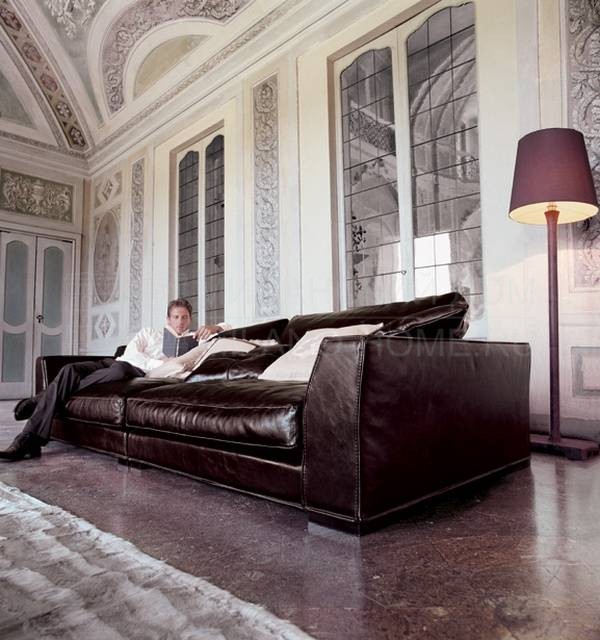 Прямой диван ALFRED W 521 из Италии фабрики LONGHI