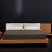 Кровать с деревянным изголовьем Tiako