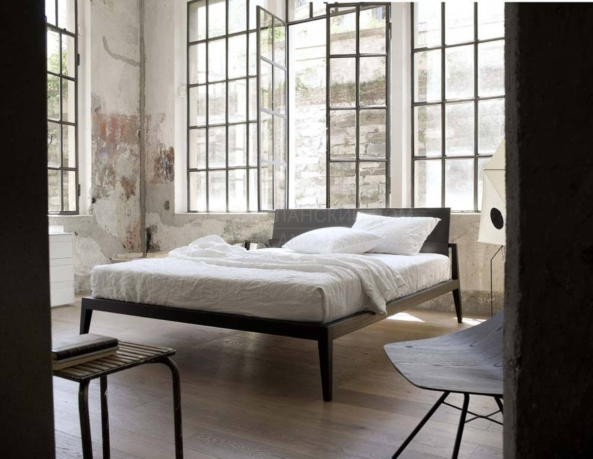 Кровать с мягким изголовьем Theo/bed из Италии фабрики LEMA